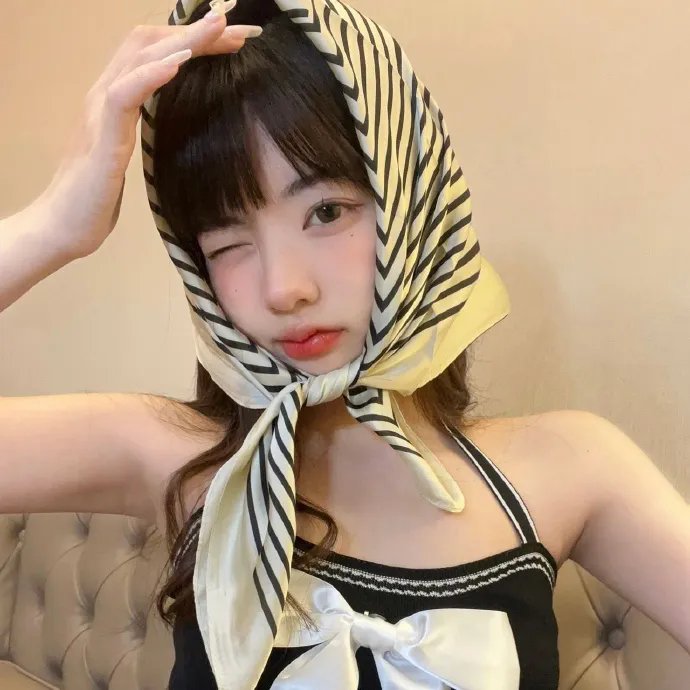 蜜桃女孩海报