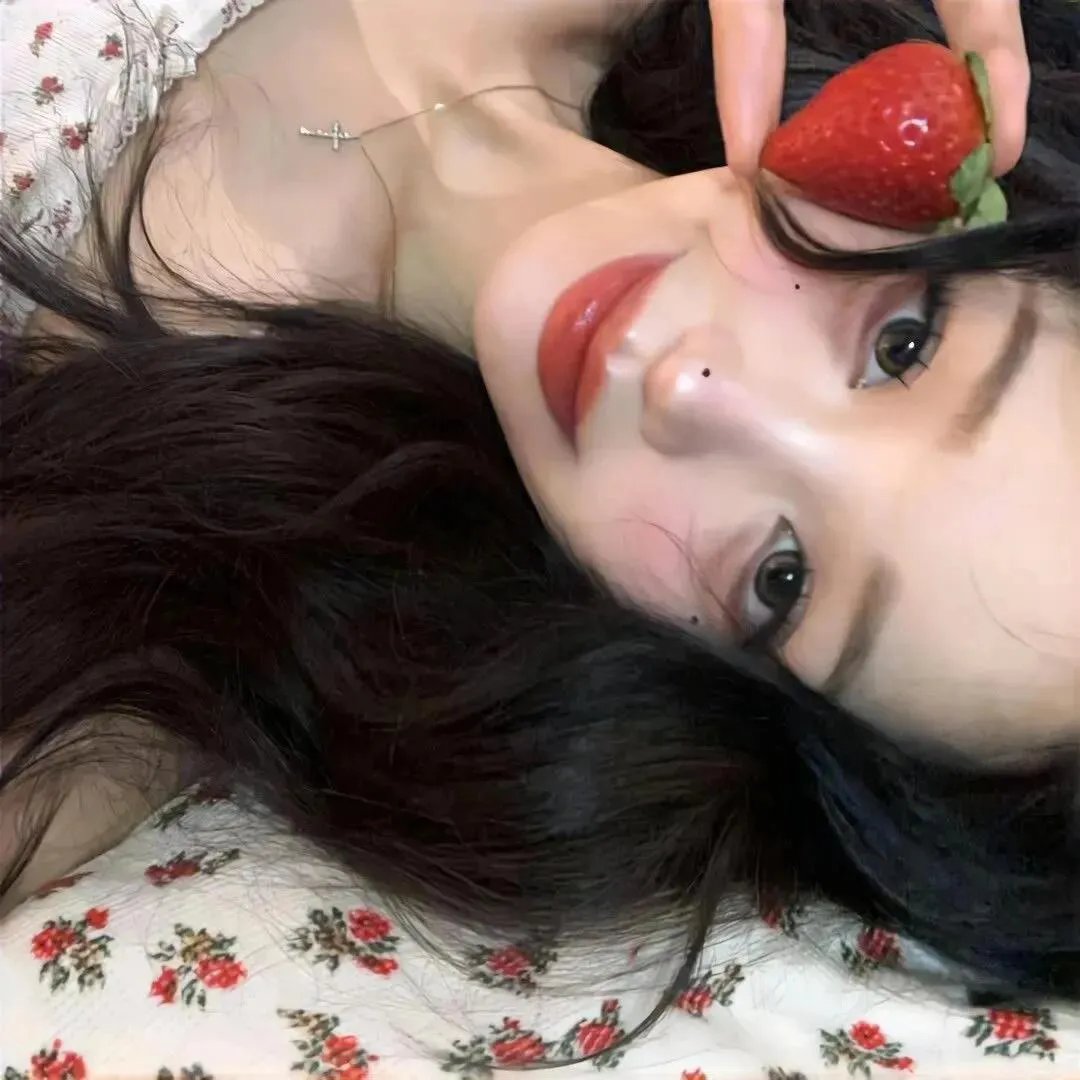 沙滩上的夏娃海报
